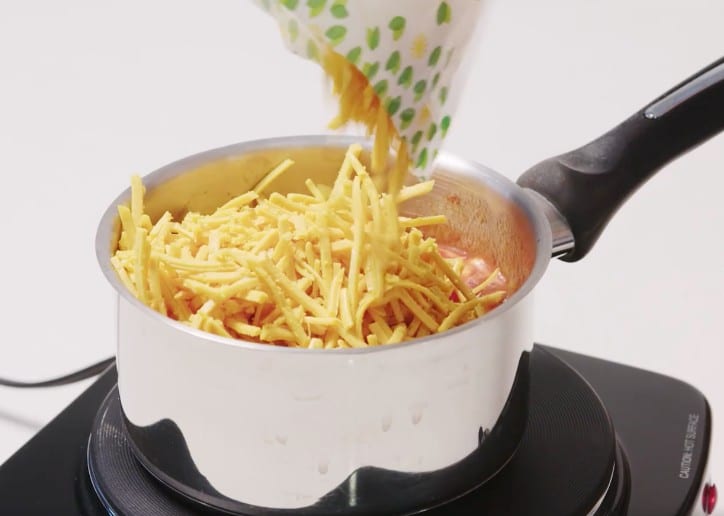 How to Make an Easy Vegan Cheese Dip With Only Two Ingredients