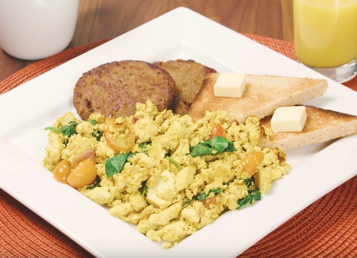 This Tofu Scramble Recipe Is So Good You Can Finally Give Up Eggs